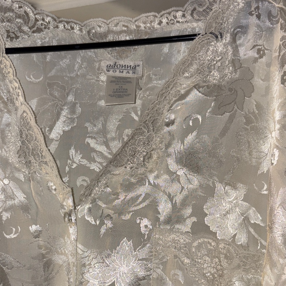 Adonna Women's White Floral Lace Chemise